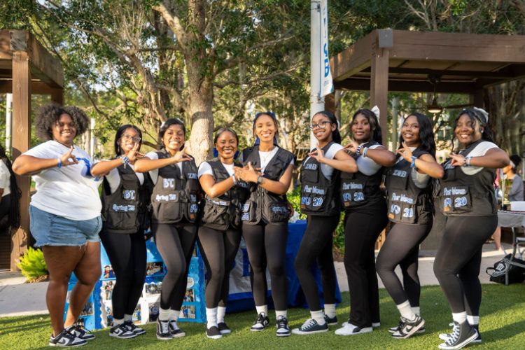 Group of Zeta Phi Beta sorority members
