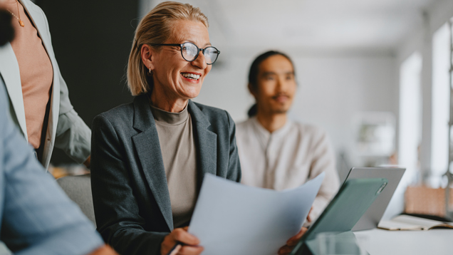 hr-manager-speaking-at-meeting