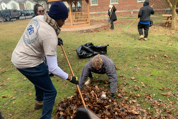 Detroit sharks doing volunteer services